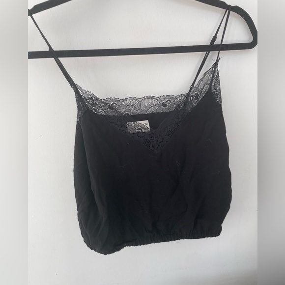 Aritzia Wilfred Free Women's black Agyness lace crop tank top - Picture 2 of 8
